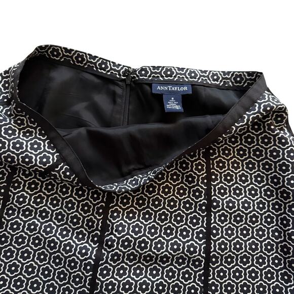 Ann Taylor 100% Silk midi Skirt Women's Sz 8 Black Print pattern Preppy Academia - Picture 4 of 10